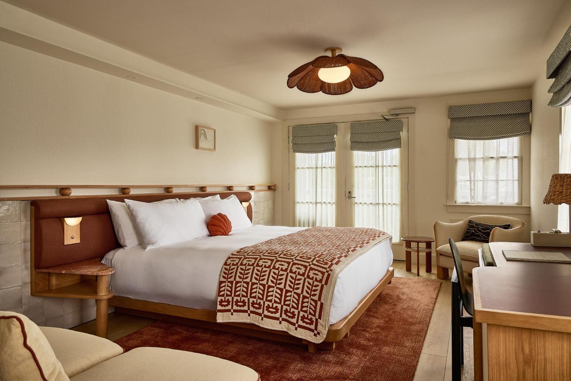 Hotel Beachside On 4*