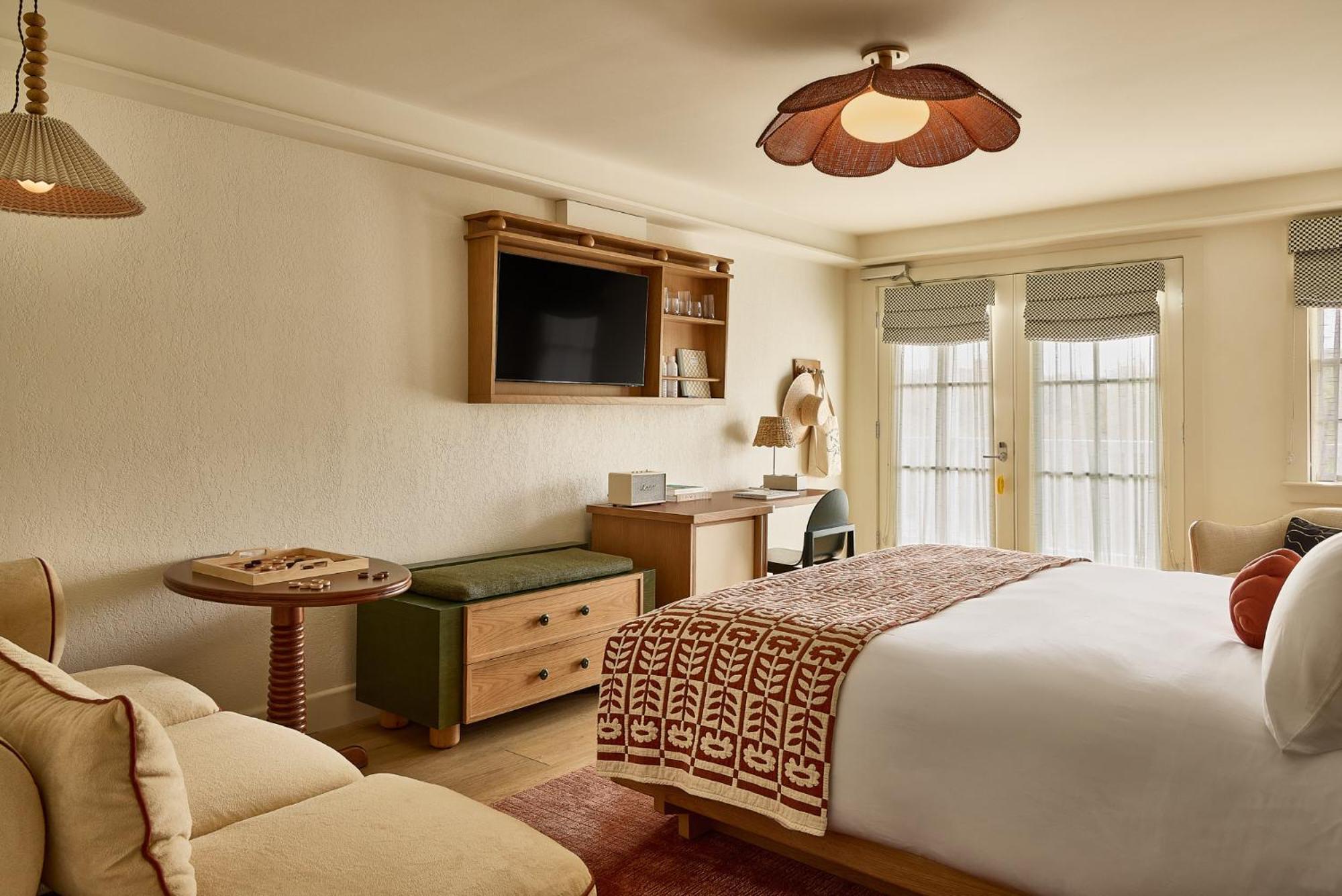 The Beachside On 4*